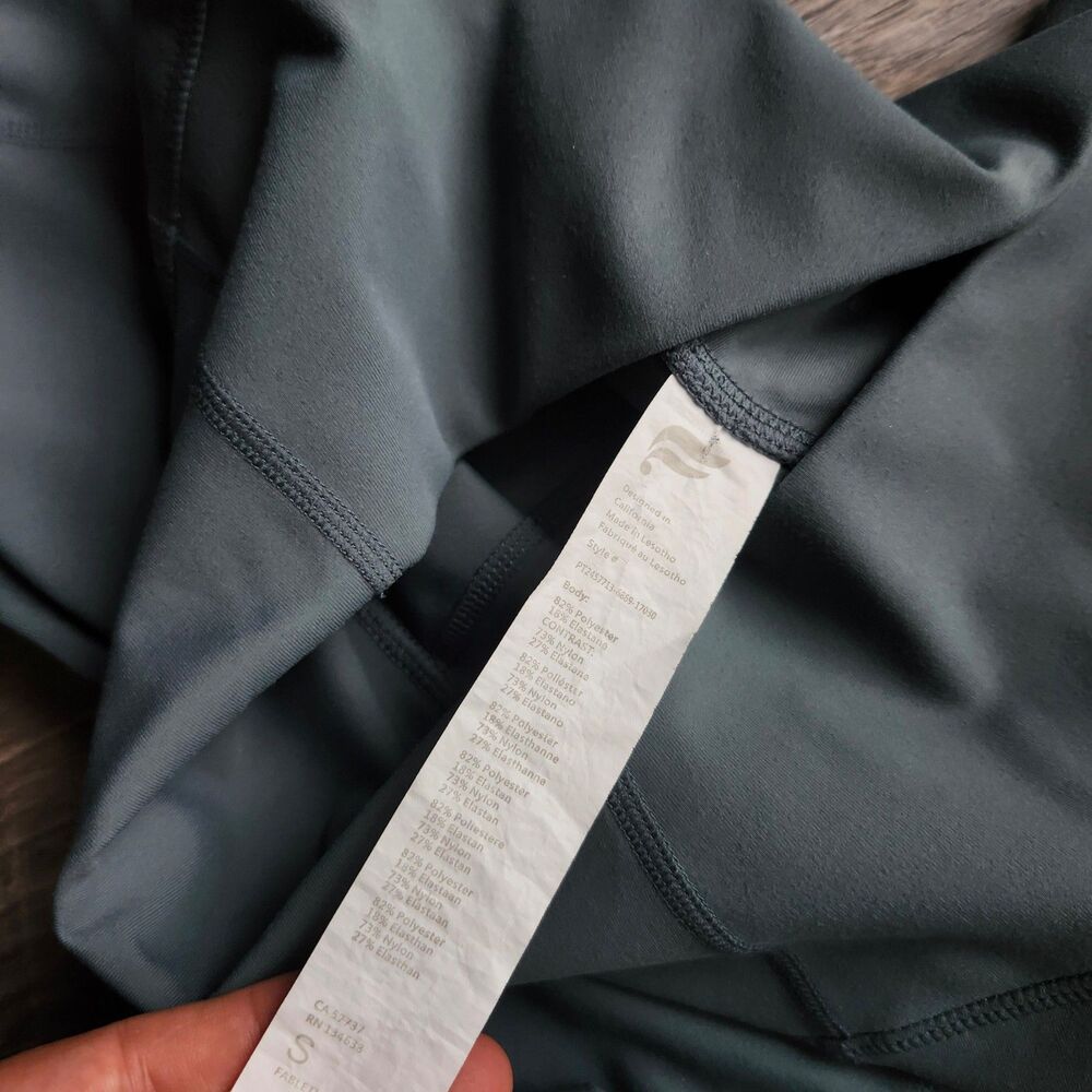 (S) Fabletics pants - Picture 2 of 4
